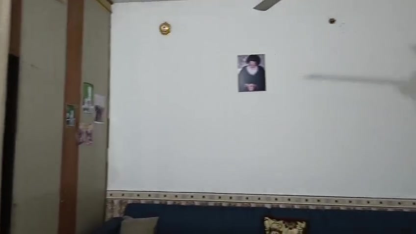 السلام عليكم دار للبيع في التضحيه شارع العلوه
مساحه ١٠٠ متر أمامي يحتوي الدار على ديوانيه وصاله ومطبخ وغرفه ومنور وحمام داخلي وحمام خارجي والطابق الثاني يحتوي على غرفتين نوم واحده منهن سويت 
الاتصال على الواتساب فقط ***********

