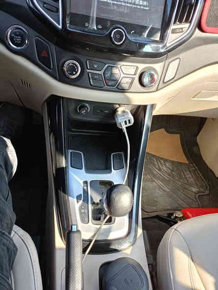 السلام عليكم
تيكو 5
موديل2018
ماشيه 90الف
ضرتبتها موضحه بالصور وضربه خفيفه جداً بالصندوك
السياره مكفوله من كلشي 
فول تحكمات 
وشاشه وكامره خلفيه 
سياره فول مواصفات للاخير
محرك 2000vvt
السياره على وضع البلاد
السعر 115ورقه وبيها مجال
للاستفسار اكثر ***********
