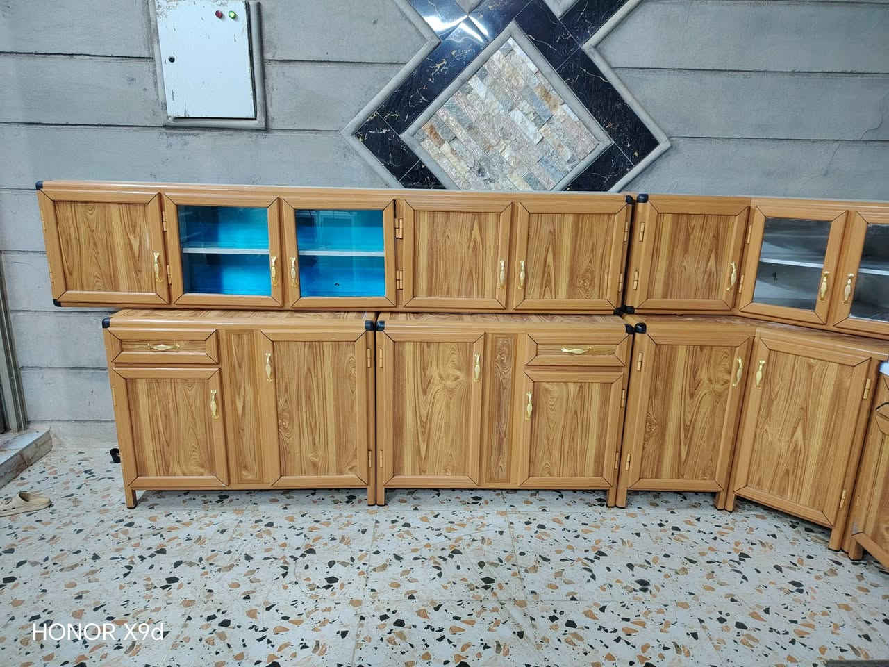 كاونتر 3امتار ونص وسنك متر ونص مرمر جديد نضيف مابي عيب السعر 400 وبي مجال ***********
