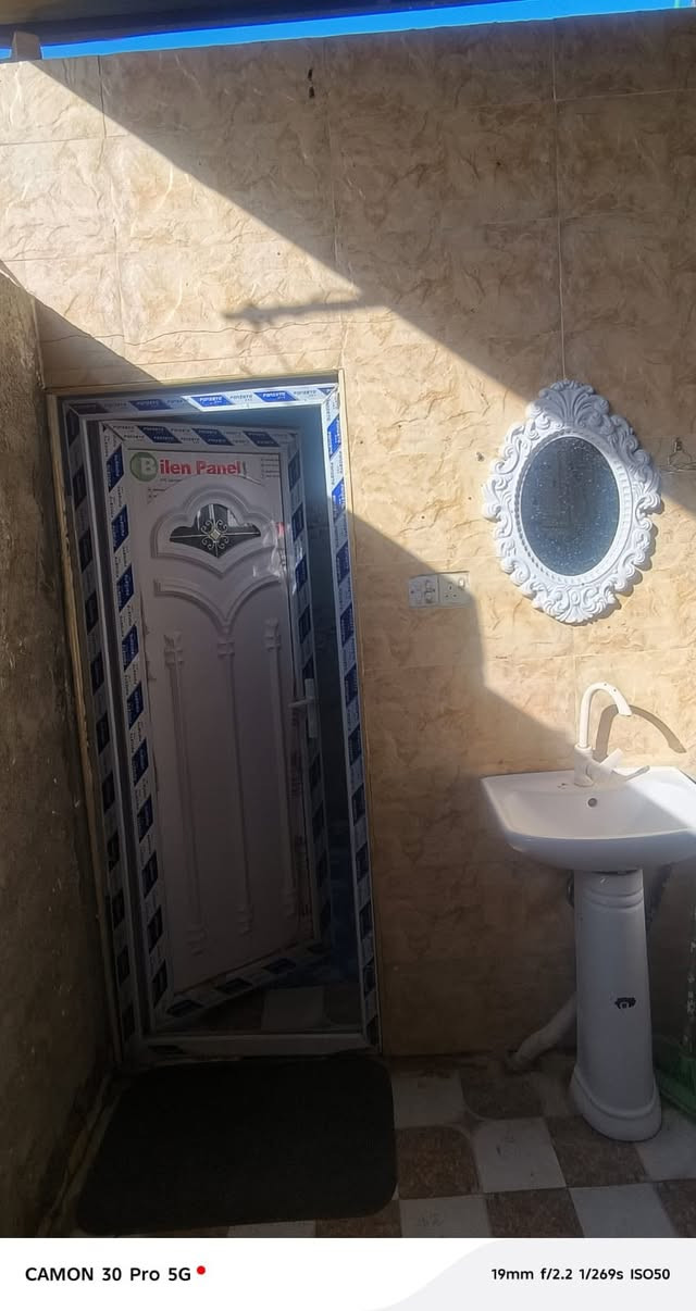 بيت كلش مرتب بناء جديد 2025/بشهر 11 بيت كلش مرتب ونـازك 

كـافه الخـدمات متـوفره مجاري كهرباء انت ضوي مدارس مستوصف

المساحه 100 متر غرفه وصاله واستقبال وصحيات داخل وخارج ومنور 

مطبخ موقـعه نـاصريـه سـديناويـه يـم المستوصف 40متر عن التبليط 

واتـساب بـاقي التـفاصيل وسعره كلش مناسب الشراي ***********
