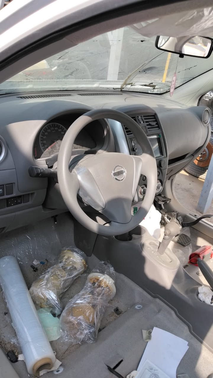 السلام عليكم سستم نيسان سني تفصيخ ٢٤ 
بيباب ٤ مع البطانه والجام والمري 
بند 
صندوك 
جاملغات ٢ 
دعاميات امامي خلفي 
بكلايتات ٢ 
لايتات ثنين 
ينباعهن كلهن سوا 
مكاني البصره ***********
