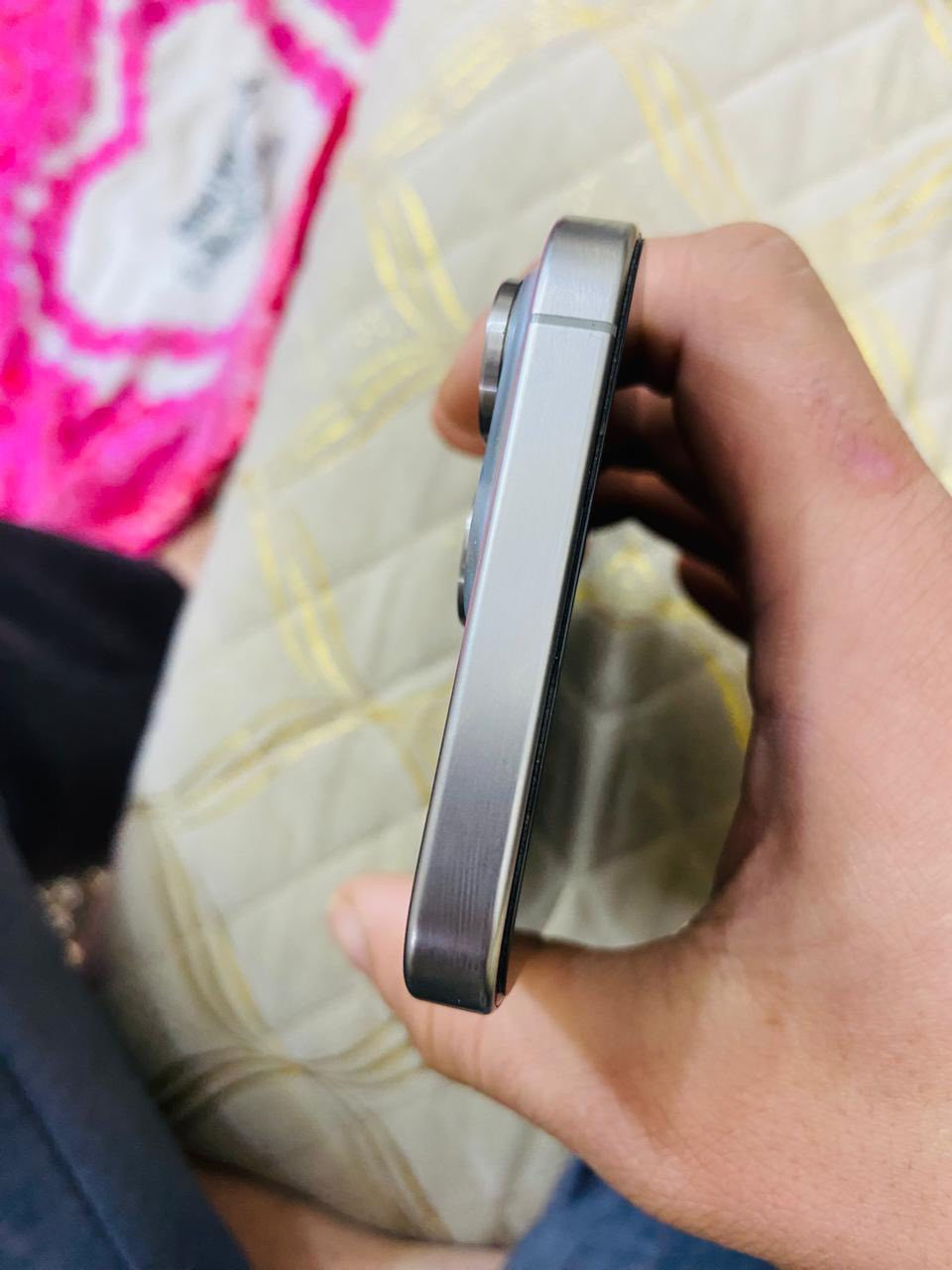 السلام عليكم
15 برو ماكس للبيع ماستر AAA الجهاز نضيف كلش بمعنه الكلمة تجي وتشوف بعينك بطاريه ستوهه نزلت 88 بلاديه كارتونه وغراض موجوده السعر خاص ماعندك تجي تاخذه بلاش بس لا تكسر بي *********** واتساب فقط
