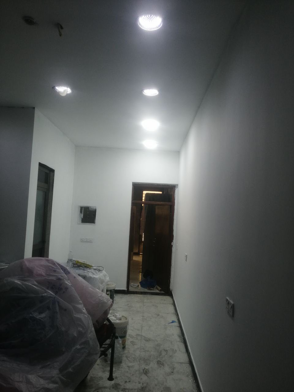 يالله 
نشتغل اصباغً جدار اصباغ حديد بوب شبابيك
سنفره شعندك اني بخدمتك هاذ شغلي وشوف بعينك
علق واني بخدمتك أو اتصل ***********
