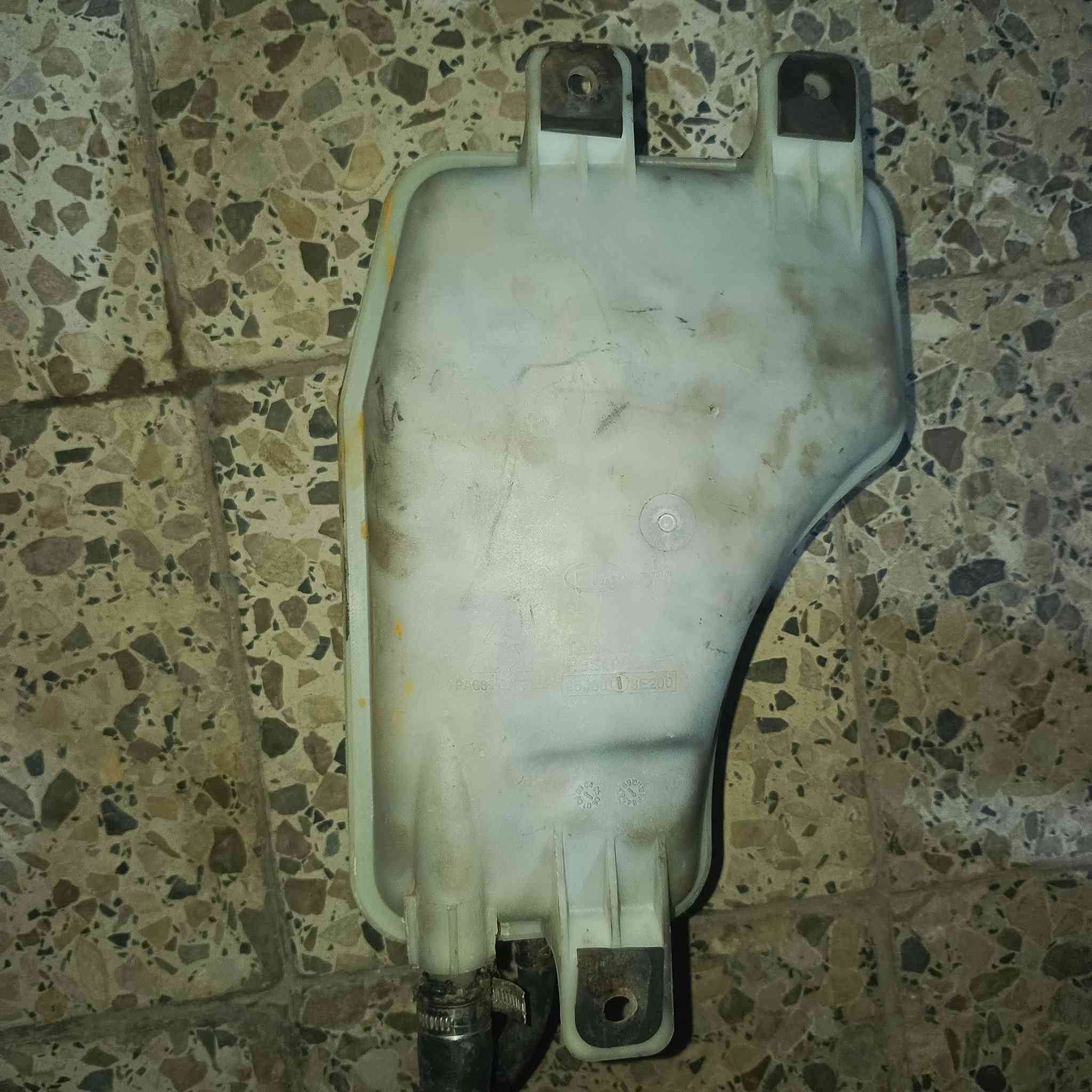 دبه سورنتو 2006 للبيع شرط أصليه 
رقم الهاتف ***********
