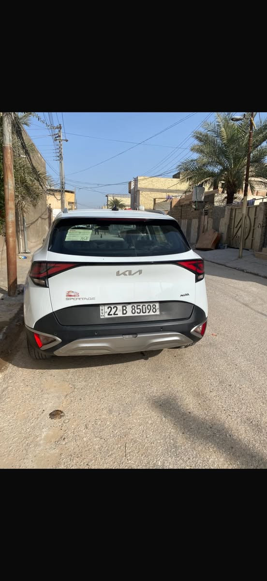 السلام عليكم كيا سبورتج للبيع 2023 خليجي وكفاله من كلشي جاهزه وجديده مال جناي وكاله تحويل مضمون  ماشيه 95 الف بصمه رادار سايد بريك كهرباء تبريد قطعتين السعر 203 وبيه مجال للشراي للاستفسار اتصل *********** مكان السياره النجف الاشرف
