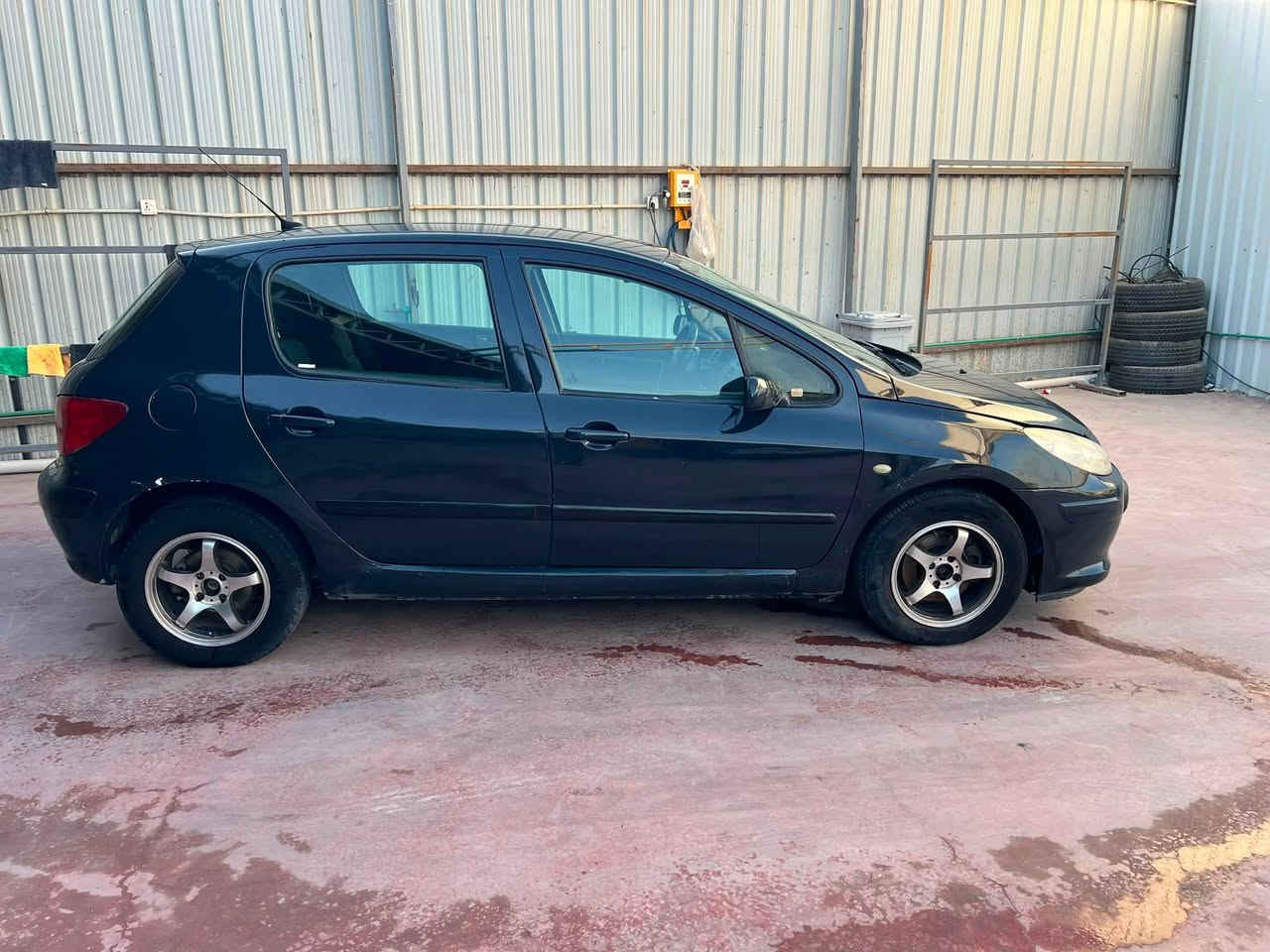 بيجو 307 رقم بغداد ومكانها بغداد
محرك 2200مكفول كير محرك جديد ومكفول تبريد ثلج صدر امامي خلفي جديد مشط جديد السيارة مسويلها ادامة وصيانة كاملة داخل نضيف رايدها ب60 وبيها مجال للتواصل ***********
