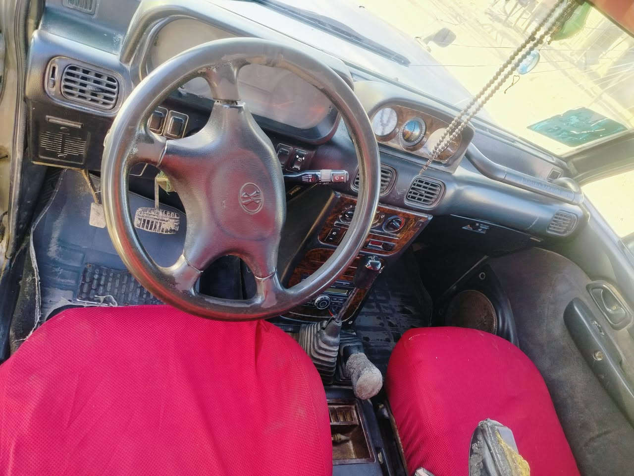 السلام عليكم من رخصه الأدمن كالوبر موديل 98 رقم بغداد مكينه وكير كاز نضيفات تخم تاير  كهربائيات شغاله دواخل نضيفه 
السعر 30 وبيه مجال 
مكان السيارة بابل الحمزه الغربي 
موبايل ***********
***********
