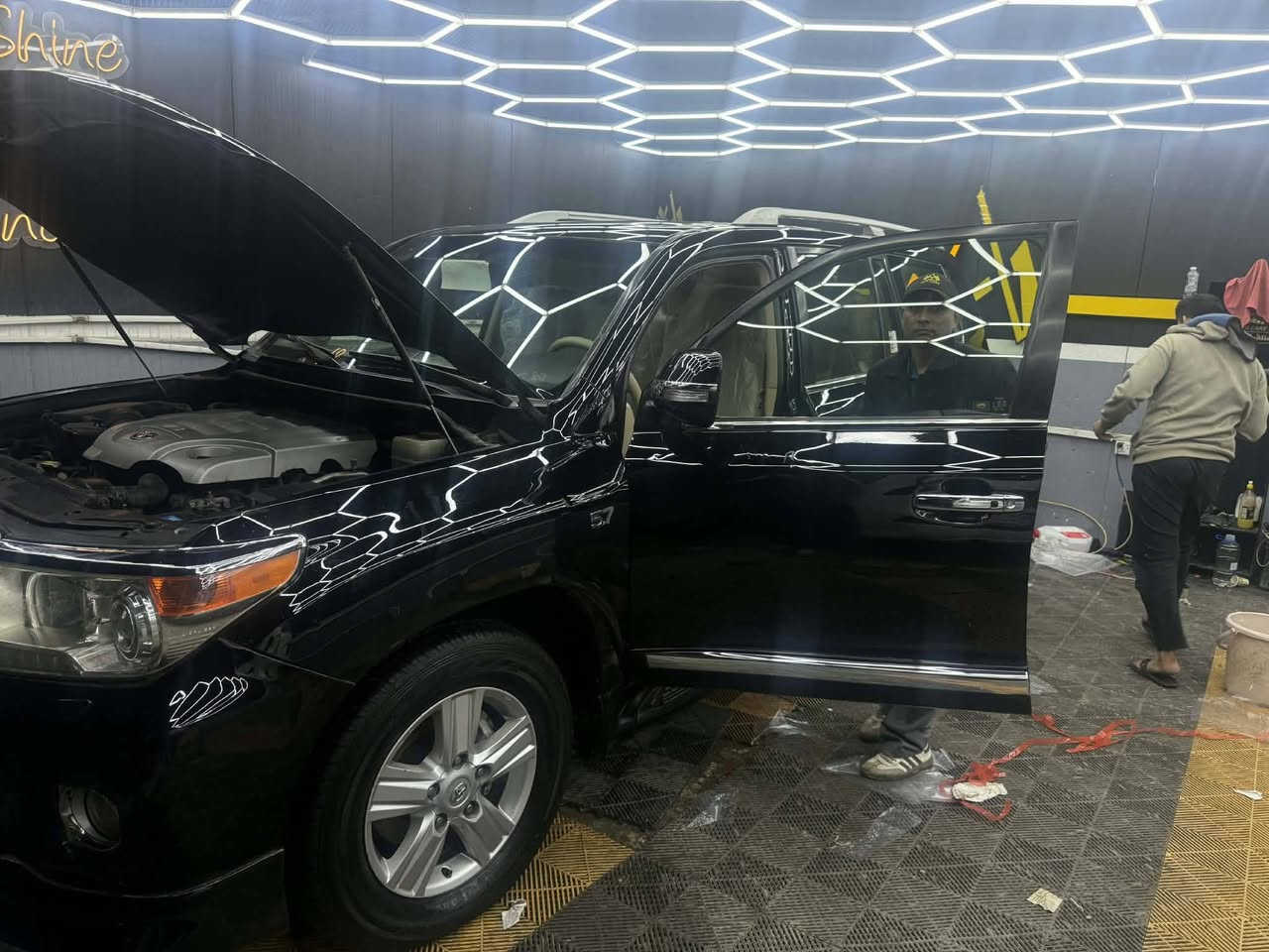 سلام عليكم اللبيع لاندكروز Vxr فول مواصفات 2014 اللبيع او مراوس لاندكروز او تاهو حديث
موصفات الكزز المحرك 5.7

8 سلندر

ماشية 233

سونار مرفوق بالمنشور موضح بي كلشي

سعرها ب 380 بيها مجال

سنوية ساقطة ولتحويل مكفول

مكانها بغداد شارع فلسطين *********** شراي يتوصل ع رقم
