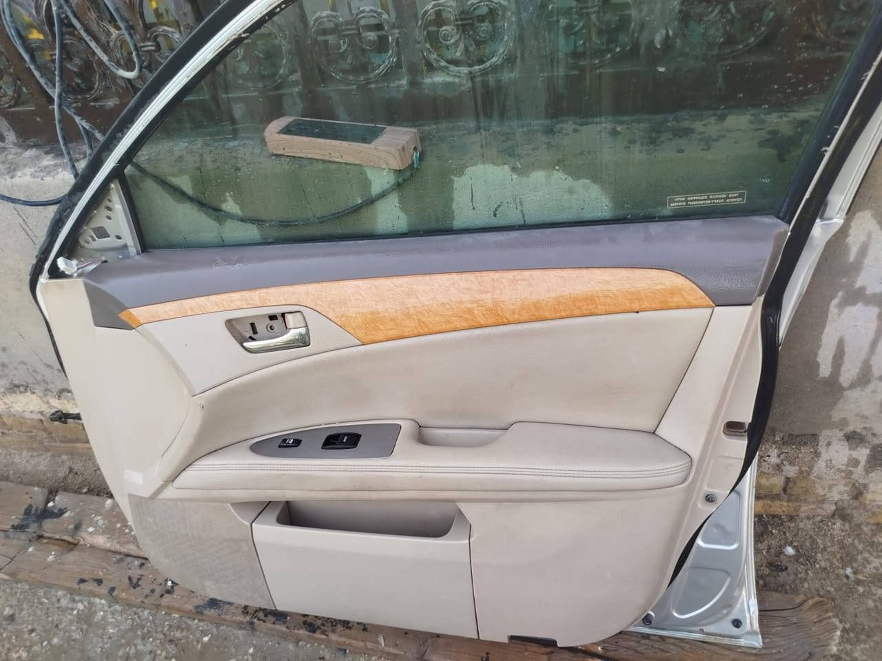 السلام عليكم بيبان افلون اربع قطع لبيع كفاله مكان الديوانية سعر خاص ***********
