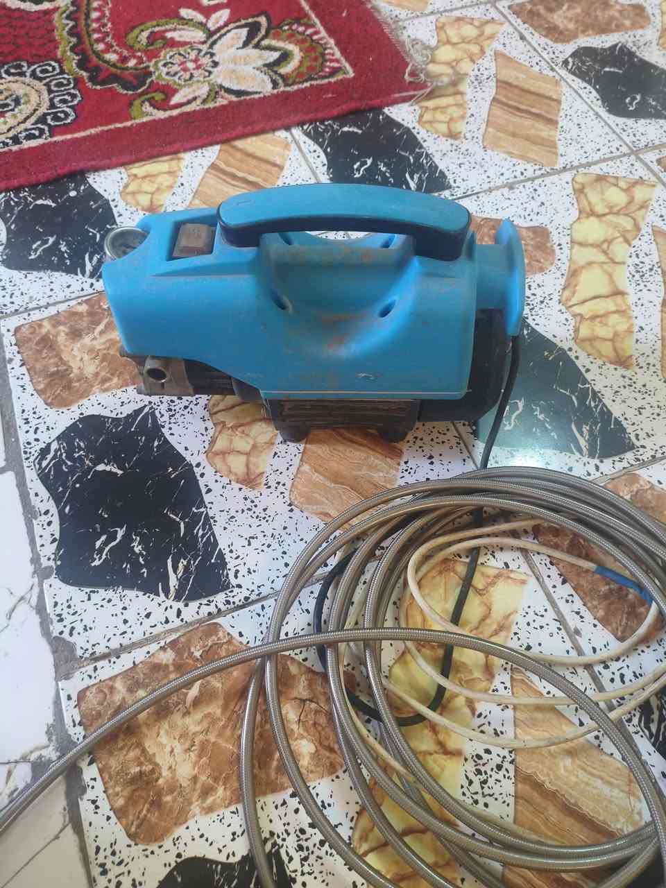 ***********
