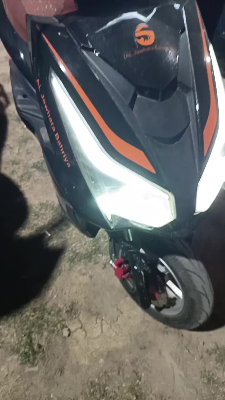 السلام عليكم دراجه شحن ٦بطاريات سرعه ٩٠ نضيفه كلشي مابيها تجي تشوف بعينك كل نقص مابيها اشاير لايتات كلشي شغال مكان البياع ب٦٠٠ ***********
