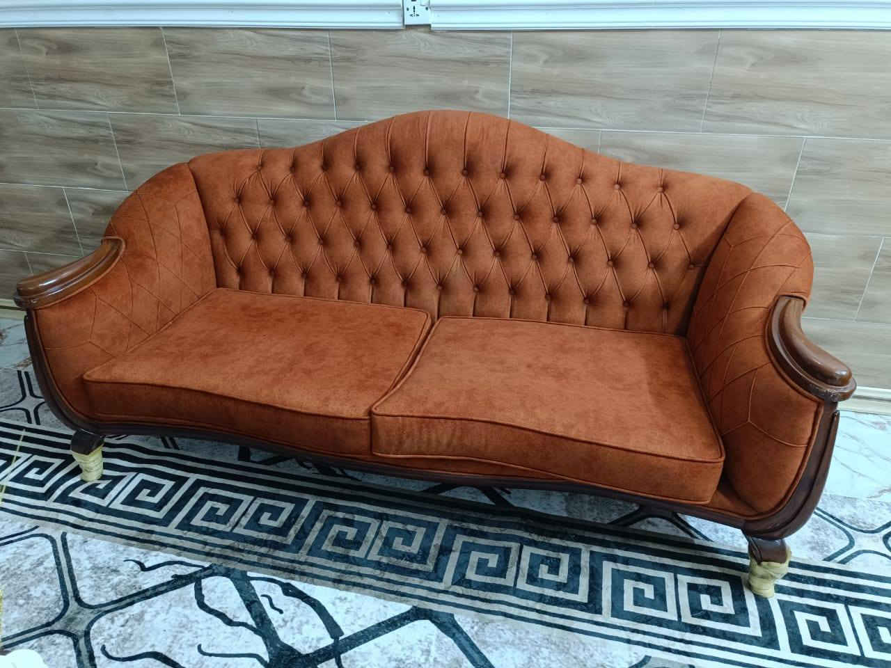 تخم قنفات عشر مقاعد نضيف جدا تركي بغداد قرب سوق اميمه مع سيت طبلات السعر 800بي مجال الطيبين ***********
