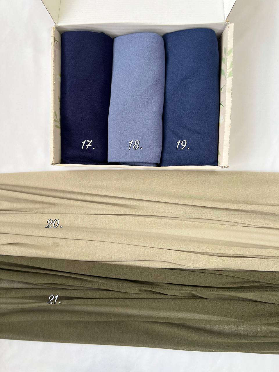 شال شاش الجفسة الكويتي قطني،
خفيف ومريح باللبس، لا يحتاج لا دبوس ولا كب  تلبسينه بسهولة واناقة!" 
القطعة بـ 4 الاف ✨🎀"


**إذا كنت صاحب هذا الإعلان وتريد حذفه لأي سبب، رجاءا أرسل رسالة إلى الدعم الفني**