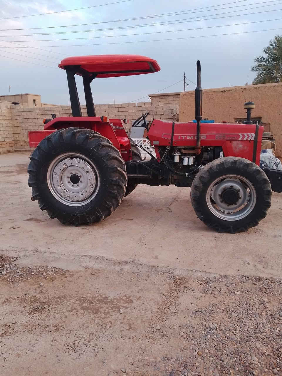 تركتر دبل أكسل أيراني 
موديل 2014  رقم وسنوية دهوك للــ 2027 
تريد تحويل تريد وكالة 
طخم تواير خلفي جديد 
السعر 105 وبيها مجال 
المكان صلاح الدين الشرقاط 
الاستفسار  ***********
