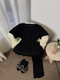 فانيلة • اسود • مقاسات M-2XL
