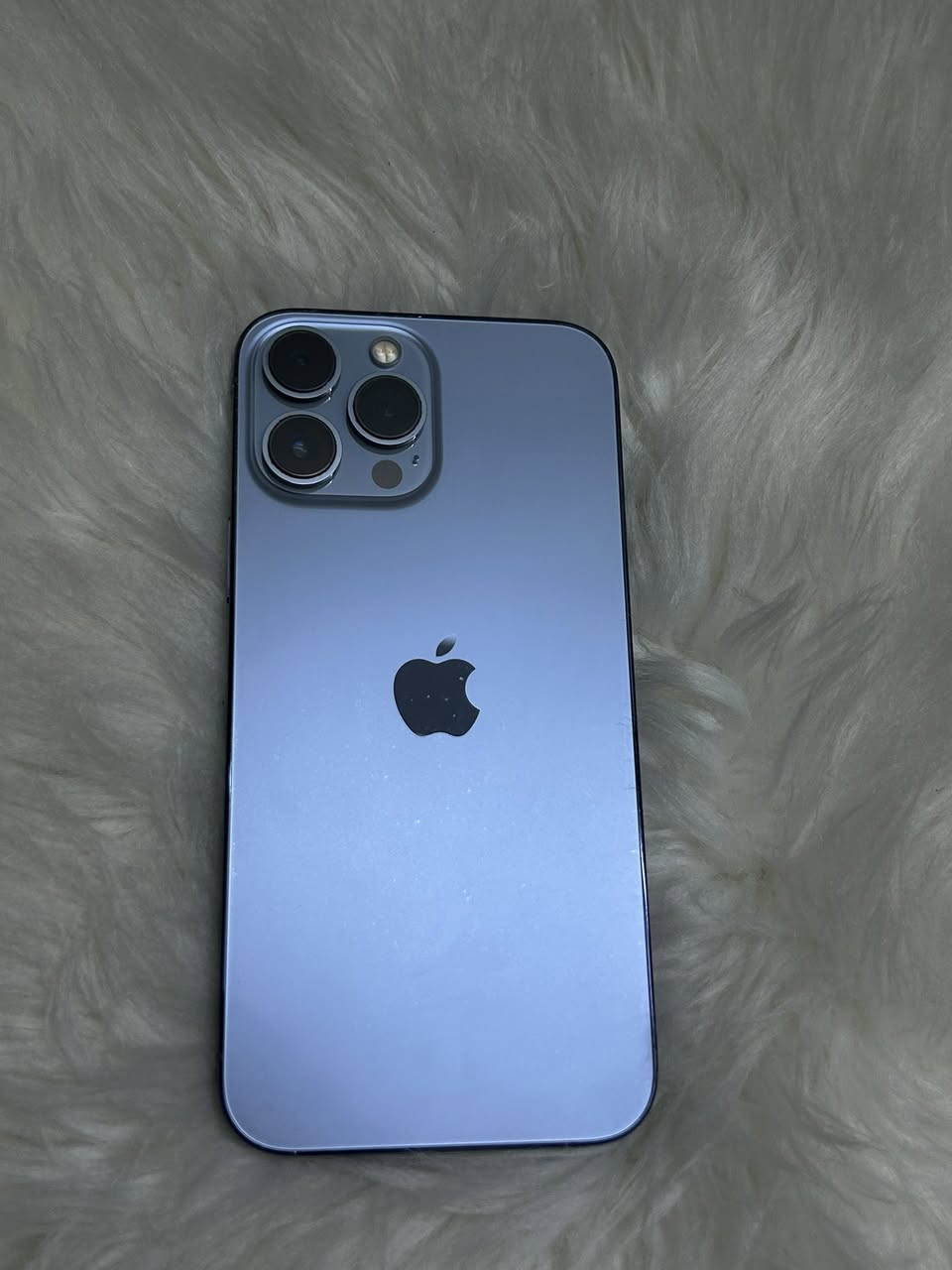 السلام عليكم 
13 برو ماكس لون بحري 
ذاكره 128
بطاريه 91 
ممبدل بي اي شي 
السعر 600 الف بي مجال بسيط
الاتصال على الخاص ***********
