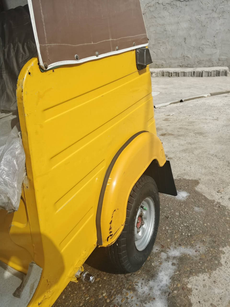 اسلام عليكم البيع تكتك ١٩ شهر ١٢ تكتك كفاله من عده دوس بعدهن مكينه مامفتوحه المكان بغداد حي النصر السعر ٦و ٧٠٠ وبيه مجال الشراي يتصل ***********
