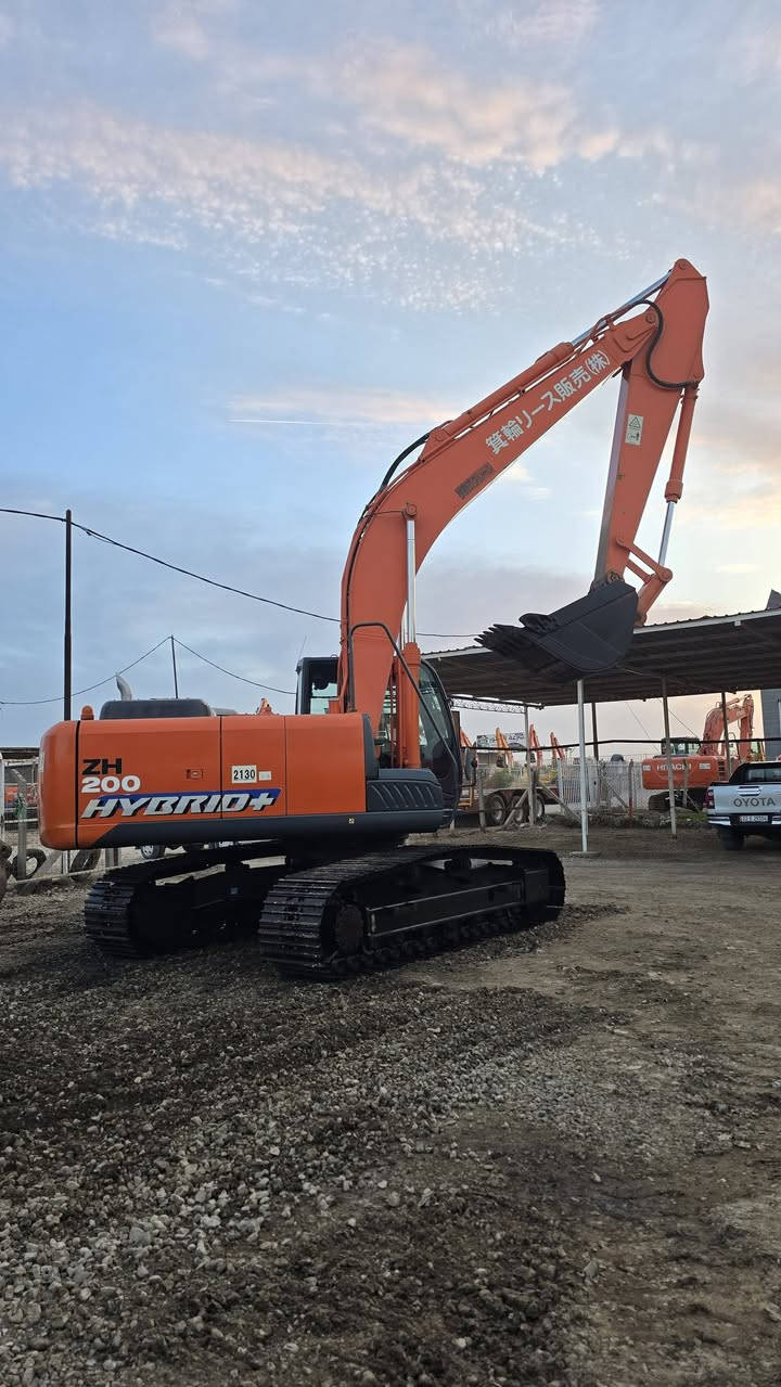 بسـم الله الـــرحمن الـــرحيــــٌم

#يوجد لدى معرض النجوم للاليات الثقيله كافه انواع واحجام الحفارات

دخول جديد                           
                                          
  فايف اي حجم -200-محرك   4V انجكتر 🎫

مكفول كفاله عامه ✅

موديل 2014                مكينه جديده كلش 

كلشي عله وضع الشركه✅           فقط لعشاق انجكتر 

العنوان المعرض.  بابل —الشوملي -طريق الحولي

 ***********
                             قاسم طرنان
