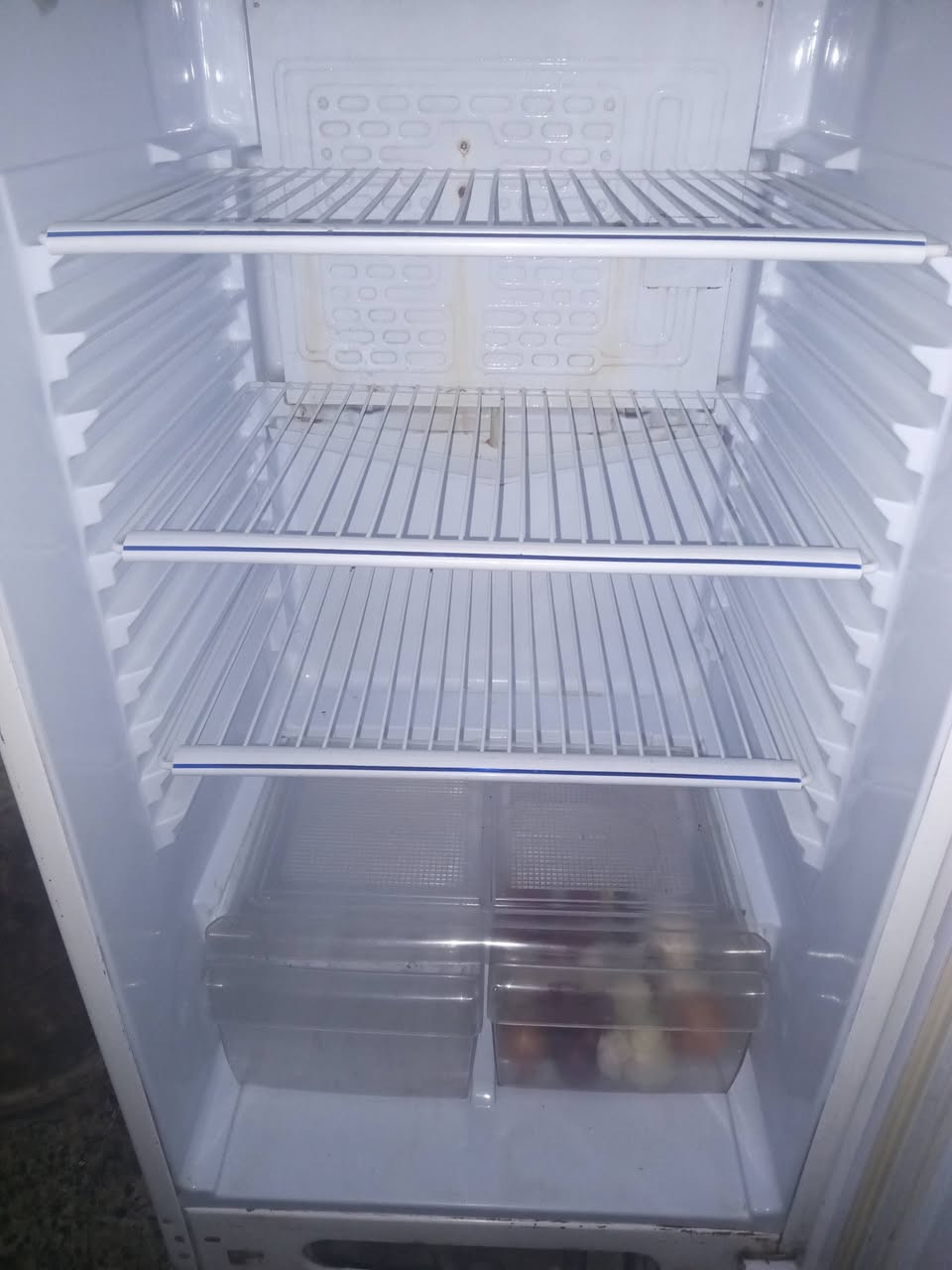 ثلاجه للبيع 18قدم
مداخله اي تصليح الثلاجة خير من الله راسلني واتساب ***********
