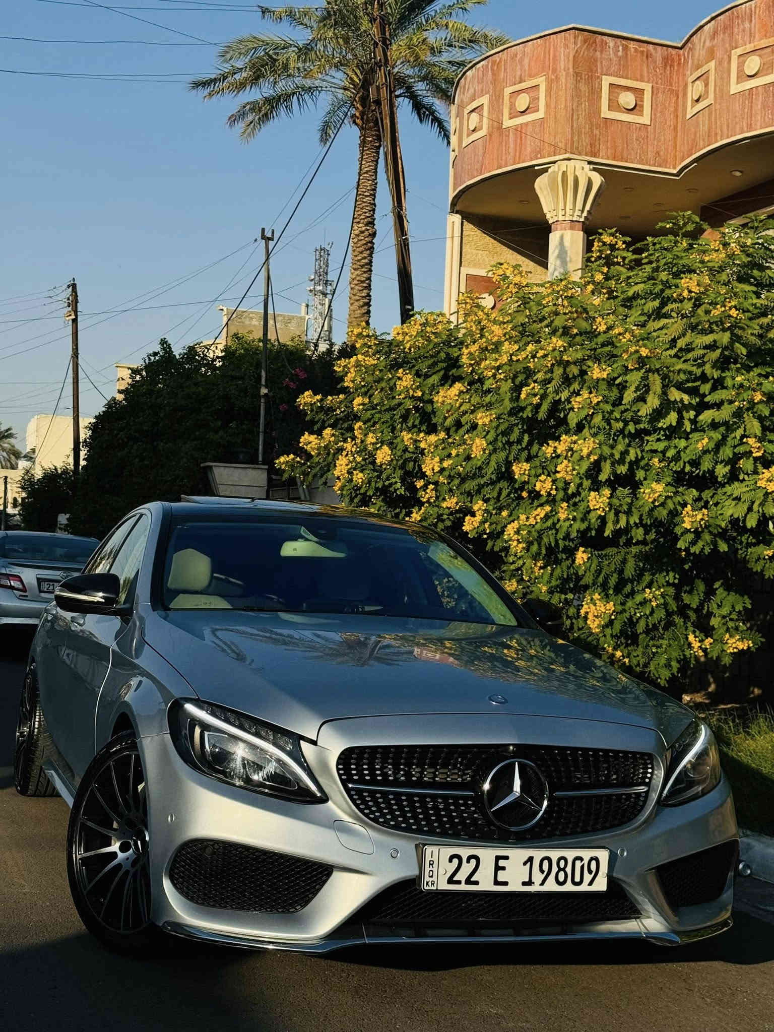 السلام عليكم 
للبيع C Class 2015 BCM(خليجيه وكاله اربيل)
بصمتين
فتحه  (قماره مغلفه ppf اسود)
كامره خلفيه 
بصمه 
داخل بيجي 
بردات خلفيه 
حساس امامي خلفي
دبل ماوس 
لايت عدسه 
بدي AMG 
بك لايت لد 
ويل 19
انضمه قياده 
ماشيه 100 الف كم 
بيها هوايه مواصفات معروفه بهذا الموديل 
السياره كير محرك كهربائيات بوضع الشركه 
برغي ممفتوح بيها (صفر مسج)
بدون نقص بدون حادث بدون تبديل (صبغ جاملغ يسره امامي رش فقط )
مكانها المنصور 
للاتصال ***********
