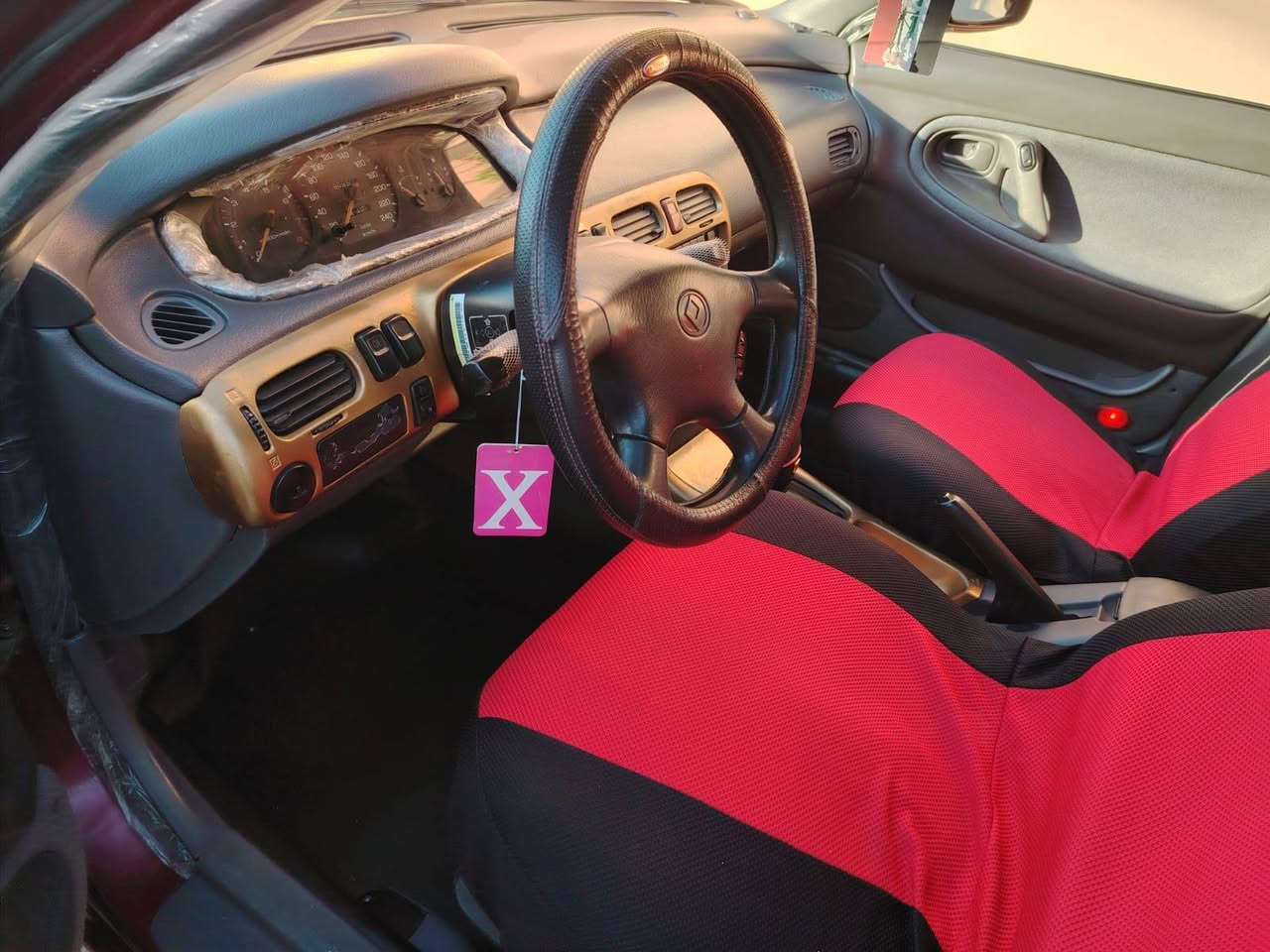 السلام عليكم مازده فاصوليا
للبيع ١٩٩٢ كير توماتيك جامات كهرب
محرك ٤ تبريد شغال كمريسر بستم تبريد ثلج   سياره جاهزه حداديه طخم  كدام وورا كلها جديد سياره جاهزه
ورقم نينوى جديد 
السعر ٥٩
***********
