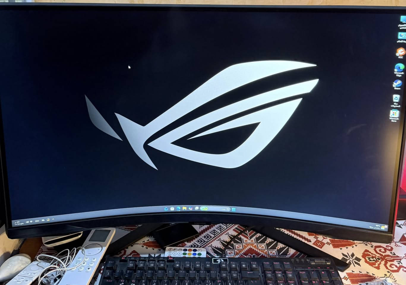 samsung odyssey G6 smart monitor 32inch 2k  240Hz 
مائلة البنل VA
نظيفة 100‎%‎ وضمانها بعده 3سنوات 
كارتونه وكل غراضها موجودة 
سعر الجديد گدامكم رايدها ب600 بيها مجال قليل 
البصرة_قضاء المدينة
***********
