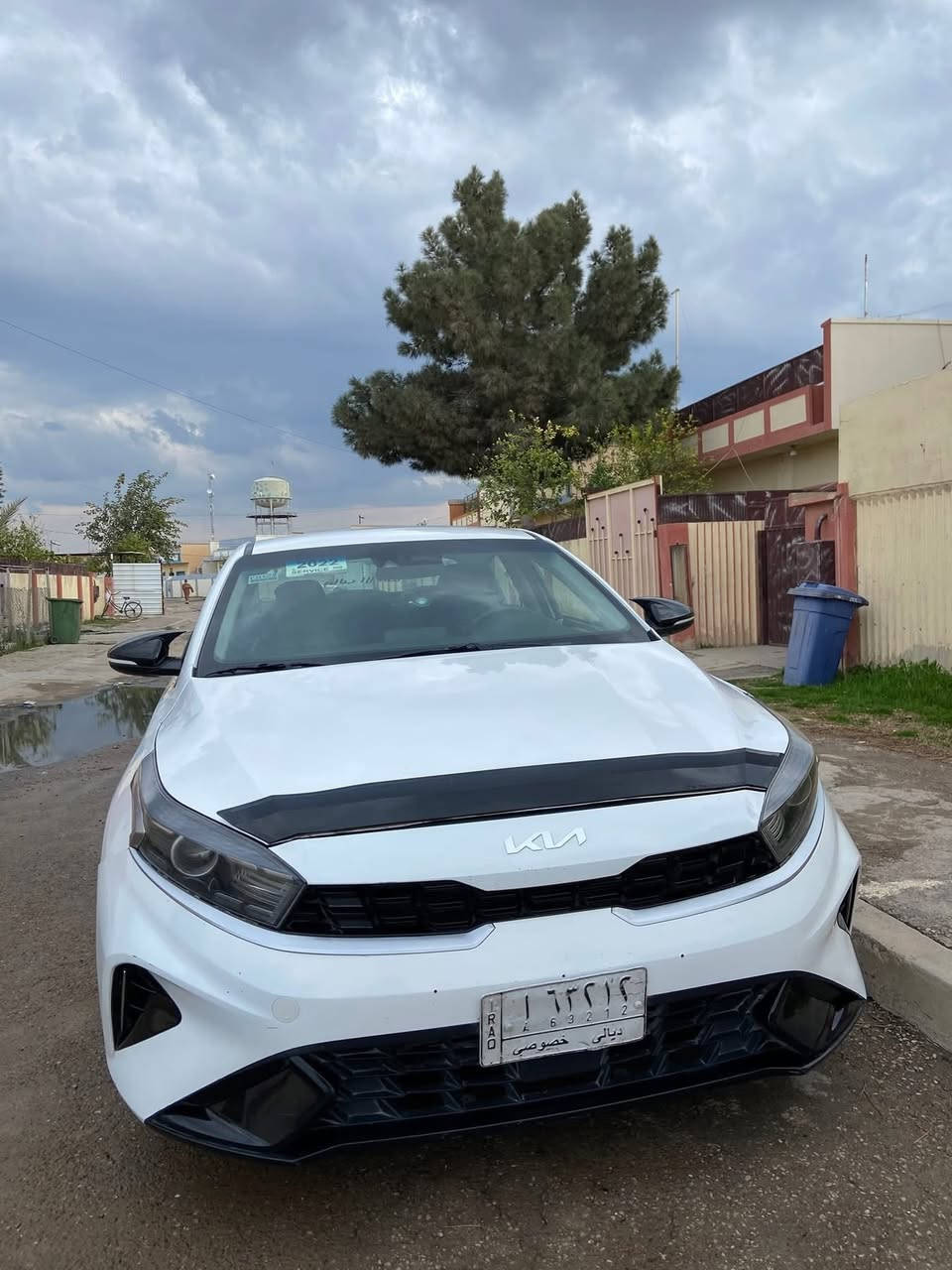 السلام عليكم
فورتي موديل ٢٠٢٢ السياره حادثه موضح بلصور 
كيره محور AIT السياره معروضه 140. وبيه مجال للاستفسار الرقم ***********
