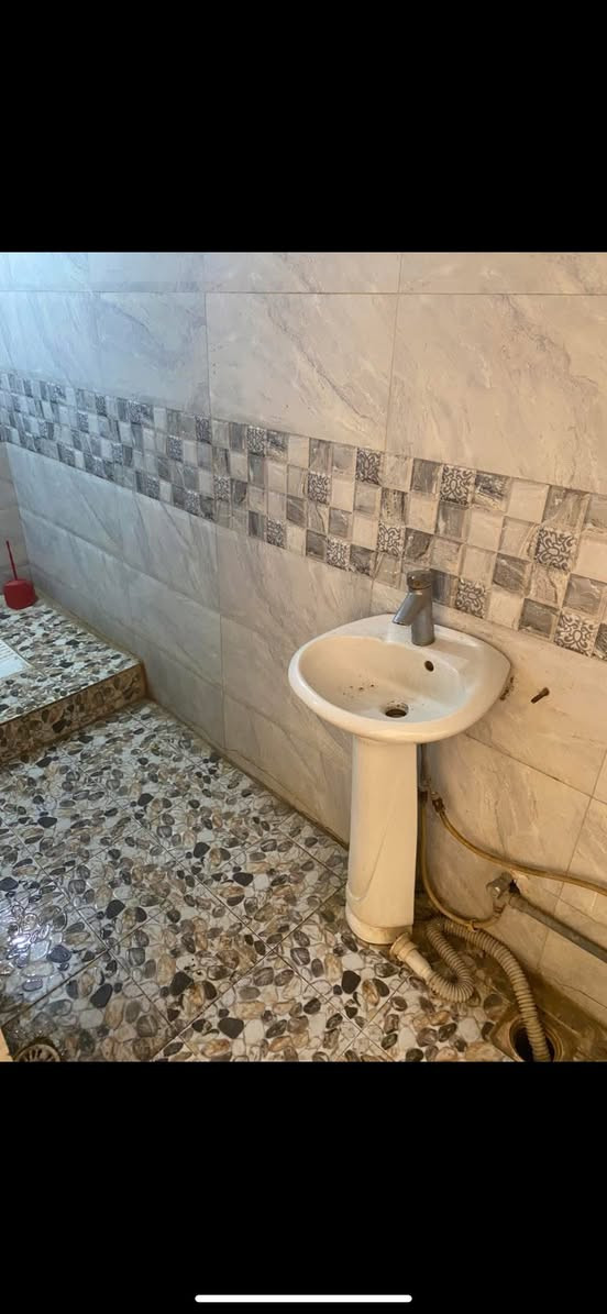 🛑مشتمل للايجار 
مساحه100متر
طابقين غرفه نوم وكلدور واستقبال ومطبخ ومجمع صحيات 
حي الحسين 
للاتصال 
***********
مراجعة مكتب عقارات سجاد سامي حي الحسين قرب حلويات لبنان
