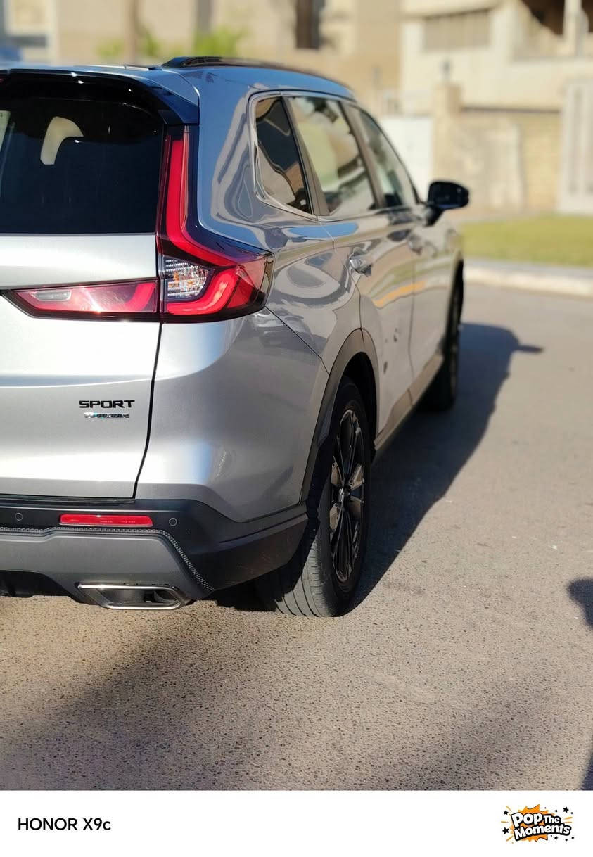هوندا CRV TOURING SPORT  موديل 2023 استيراد شخصي مكفولة من الضربة والصبغ بيها شخط صغير بالباب خلف الراكب ماشية 60 الف مايل فول مواصفات سيارة جدا جميلة وراقية واقتصادية كل الي تريدة موجود عزل، متانه،اقتصاد، سرعة  سستم صوت 12سماعة bose ، تبريد رائع وبالنهاية ياباني الأصل كفالة عامة كير محرك منظومة هايبرد ومن الضربة.######
# #السعر_240
***********
