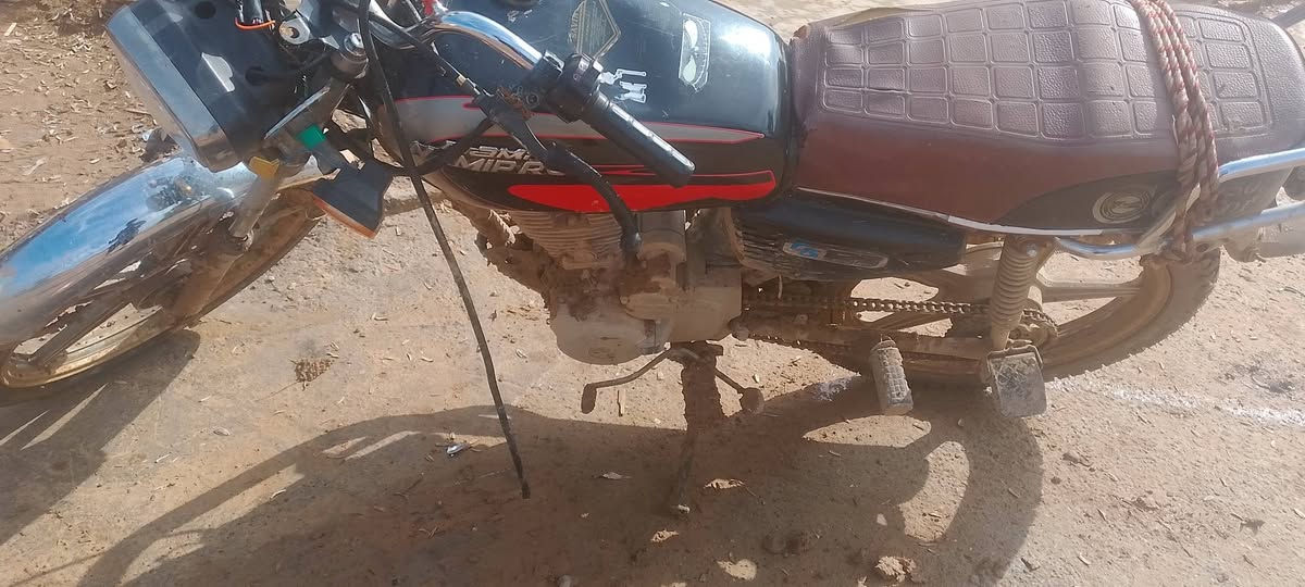 سلام عليكم ماطور لبيع موديل 2020 شرط نشاط فول اي عيب مابيه سعر 250 وبيه مجال  مفتوح مرا وشراي يجي خاص او ينتصل *********** مكاني قريت حوض 13
