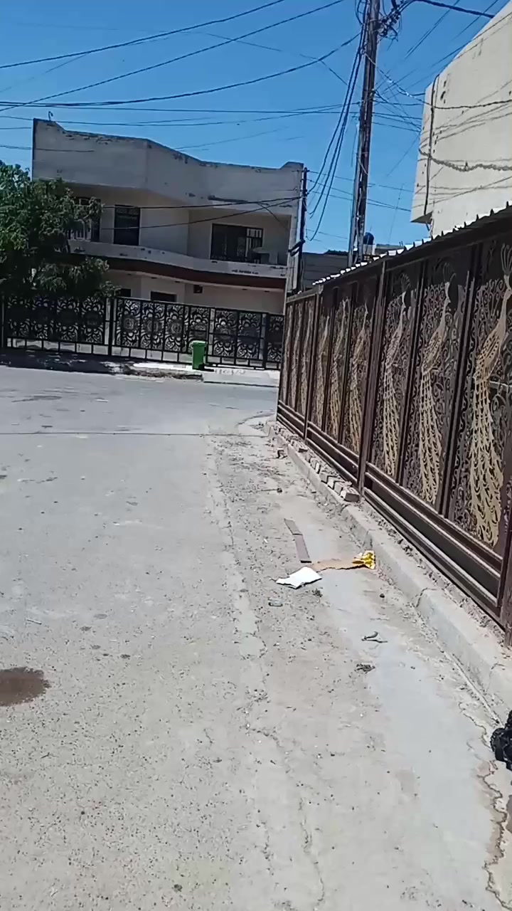 السلام عليكم بيت تجاوز للبيع مساحه 100 متر وازيد العنوان البياع حي التراث قرب المعالف مقابيل الطابو بيت كامل للسكن السعر 16 وبي مجال🤩***********
