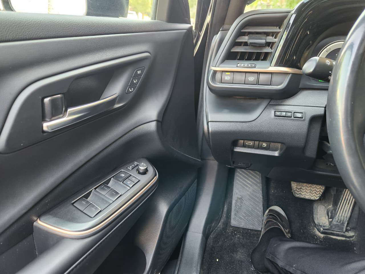 تويوتا كراون موديل 2023
هايبرد وارد أمريكي 🇺🇸

محرك هايبرد اقتصادي جداً بالوقود
جير أوتوماتيك
قيادة ناعمة ومريحة

المواصفات:
✔ شاشة كبيرة
✔ كاميرات وحساسات
✔ تشغيل بصمة
✔ نظام أمان متطور
✔ مكيف ممتاز
✔ صالون نظيف جداً

السيارة بحالة ممتازة
الفحص متوفر
السعر 275 قابل للتفاوض للجادين

للاستفسار مراسلة خاص أو اتصال
*********** بغداد, العراق
