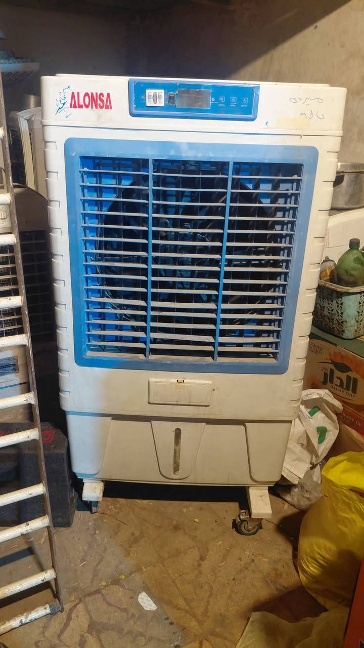 السلام عليكم عندي مبردات للبيع 30 قطعه اخو جديد اعرضهن كلهن رقم الموبايل ***********
