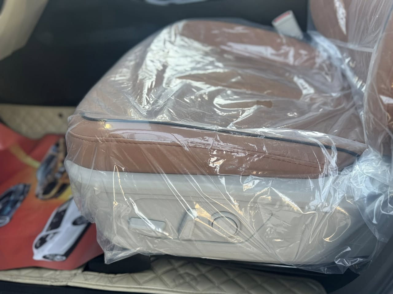 سورنتو 2021
سعر 250 ***********
ماشيه 85
محرك 6سلندر / 7 راكب 
مواصفات 
بصمه تشغيل 
بصمه ابواب
تشغيل عن بعد 
كشن كهرباء
جنطه كهرباء 
حساسات أمامي خلفي مكانها ناصريه 
مرايه شفط
