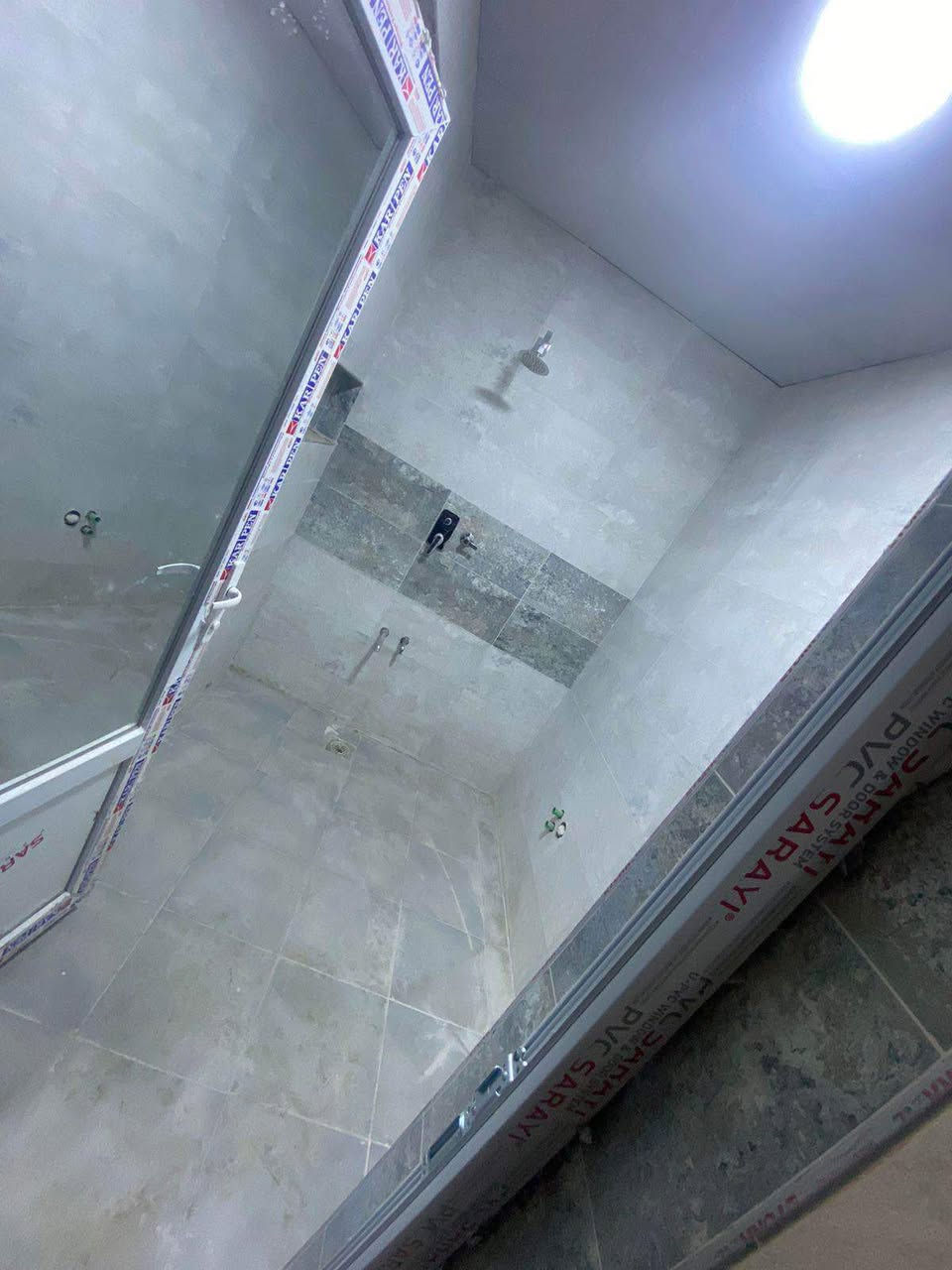 عقار للبيع 4 مشتملات مكون من غرف نوم 2 صاله استقبال مطبخ لكل مشتمل المساحه الكليه 416 متر لكل مشتمل كراج معزول شارع 20 متر الفرع المقابل جمعيه انس 
مأجرات بوارد شهري 1.800.000 الف 
للاستفسار اكثر الاتصال 
***********
