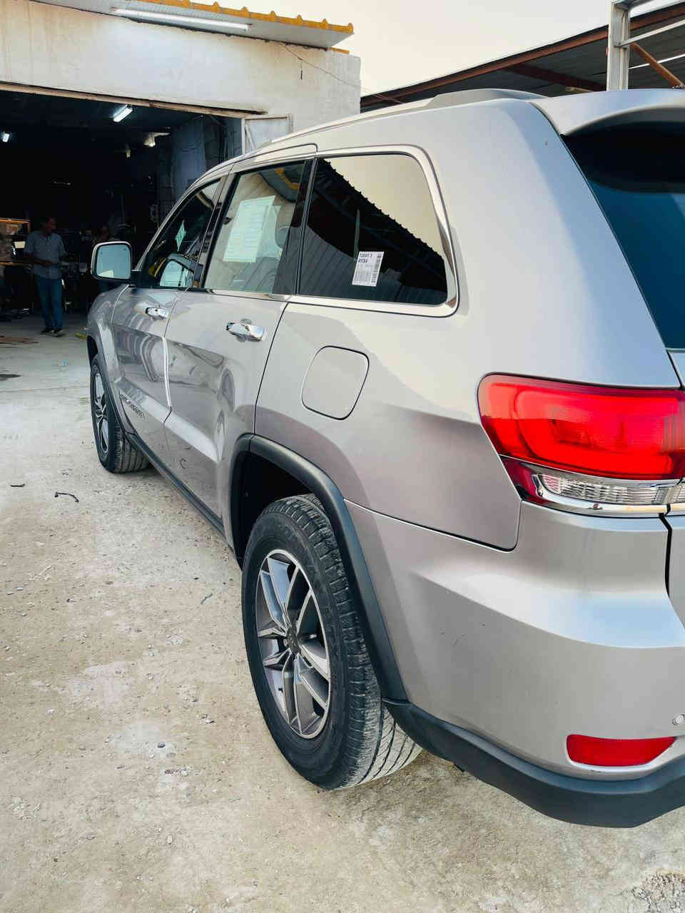 السلام عليكم عندي جيب موديل 2019 فول لمتد وارد أمريكي
حادثها بنيد وجاملغ بدون دواخل سونار بل منشور
مكان الزعفرانية سعر23 بيهامجال ***********
