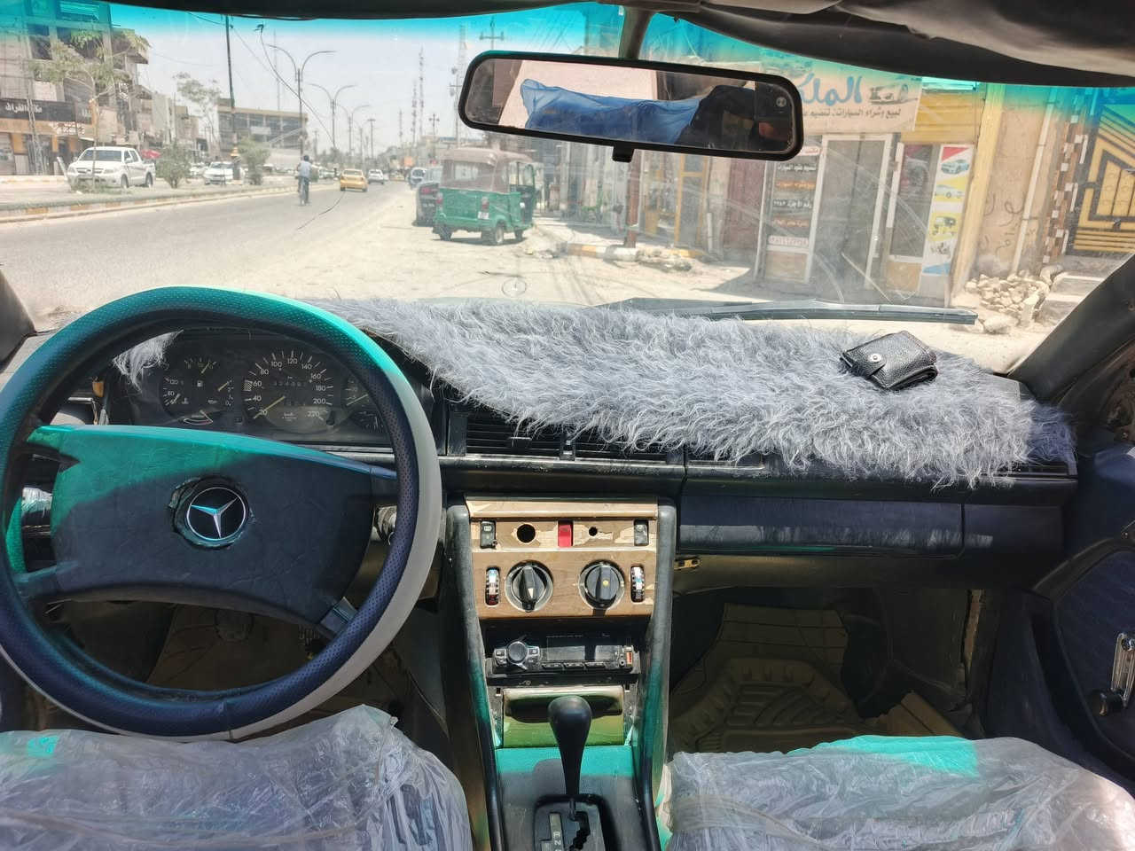 مارسدس دب موديل 1987
مكينه وكير جدد
كهربائيات كله شغاله
تخم تاير نضيف
حداديه نص عمر
رقم بصره شرط تحويل 
قواعد سليمات سعر25 مكاني ذي قار لاستفسار اكثر ***********
