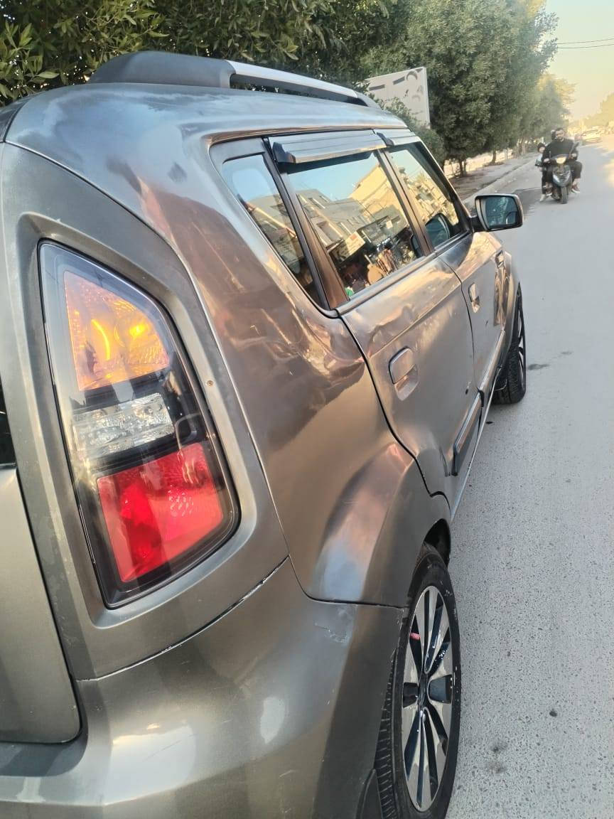 السلام عليكم كيا صول ٢٠١٠ مكينه وكير مكفولات تبريد ثلج تخم تاير صدر جديد غرفه حلوه مشروع وطني تبريد ثلج مواصفات حلوه تتفه ترايهه يخبل حادثهه جاملغ خلفي سياره جاهزه حلوه بيهه جراد مكينه ١٦٠٠دوش السعر ٨٥مكان السياره بغداد الحريه الاتصال ***********
