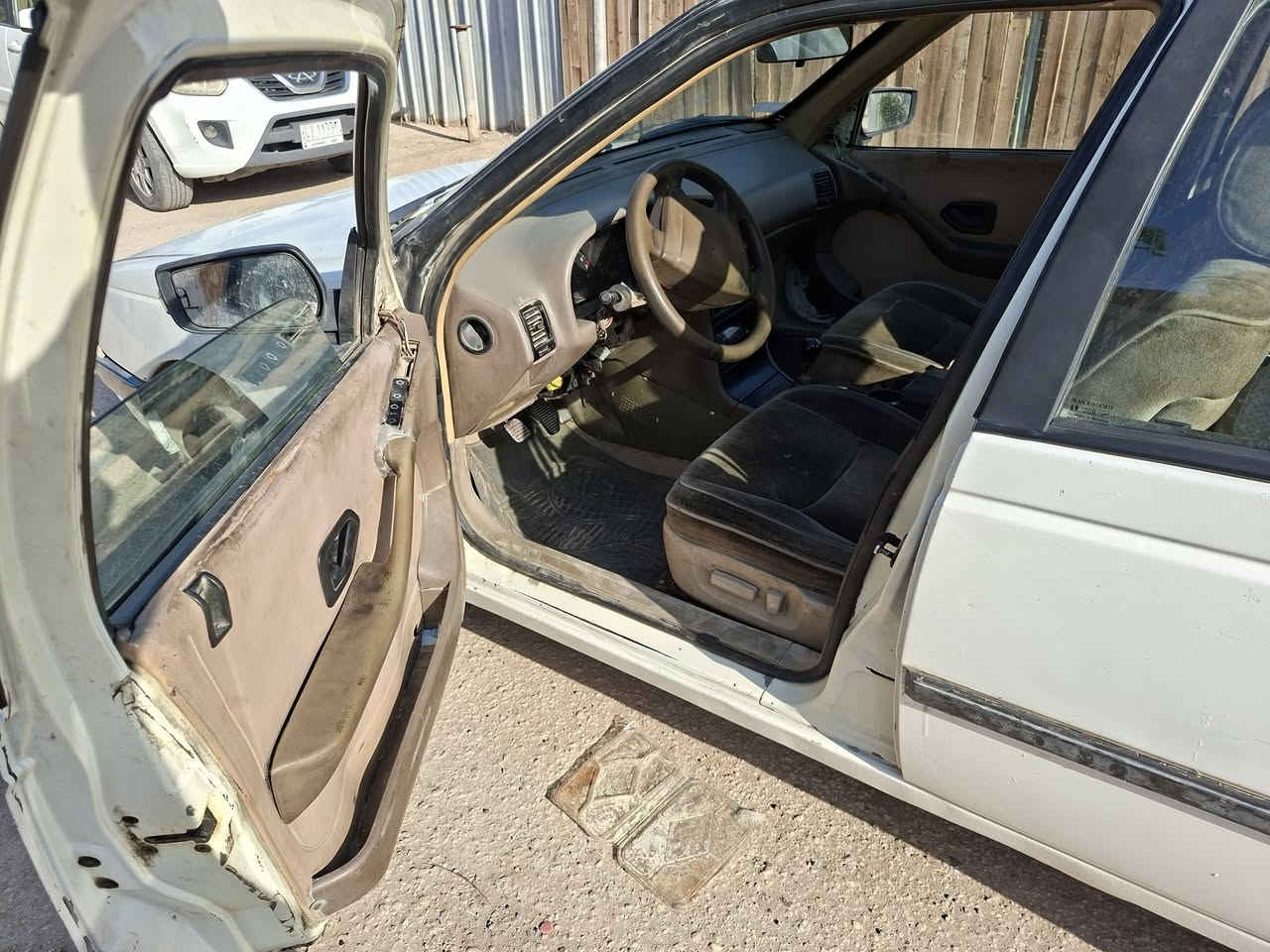 بيجو 405 للبيع
مديل 2009
تبريد شغال ثلج
كشنات ملكة تحكم كهرباء شغال
السنوية ساقطة
مكان السيارة نجف
السعر 25 ورقة
***********

