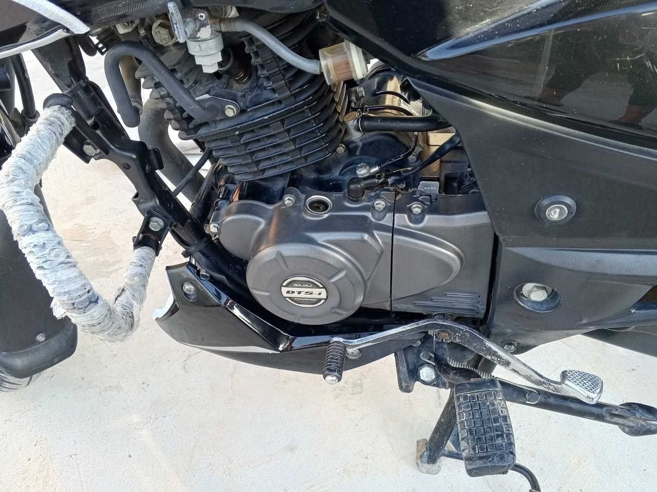 سلام عليكم بولسر اللبيع المكان بغداد تاجي النضافه كدامك سعره اتصل ع هاذا الرقم (***********)بي واتساب (***********)
