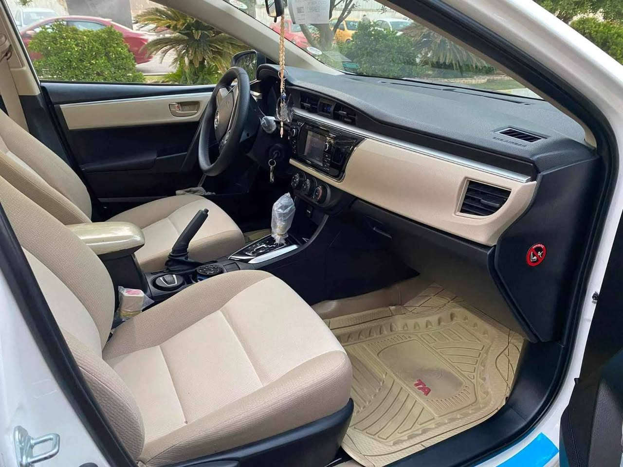 كورلا ٢٠١٥ خليجي شركة عامة رقم بغداد ماشية ١٤٨ السيارة مال جناي على ايد وحدة السعر ١٦٠ ورقة و بيها مجال للشراي  الاتصال *********** مكان سيارة بغداد المدائن
