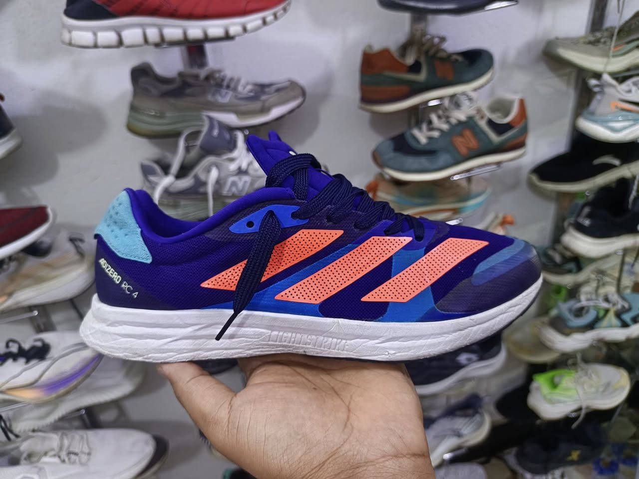 ترانشوز باله رياضي
العنوان الماجديه شارع الملعب 
قرب السوق محل ابوذر 
***********
