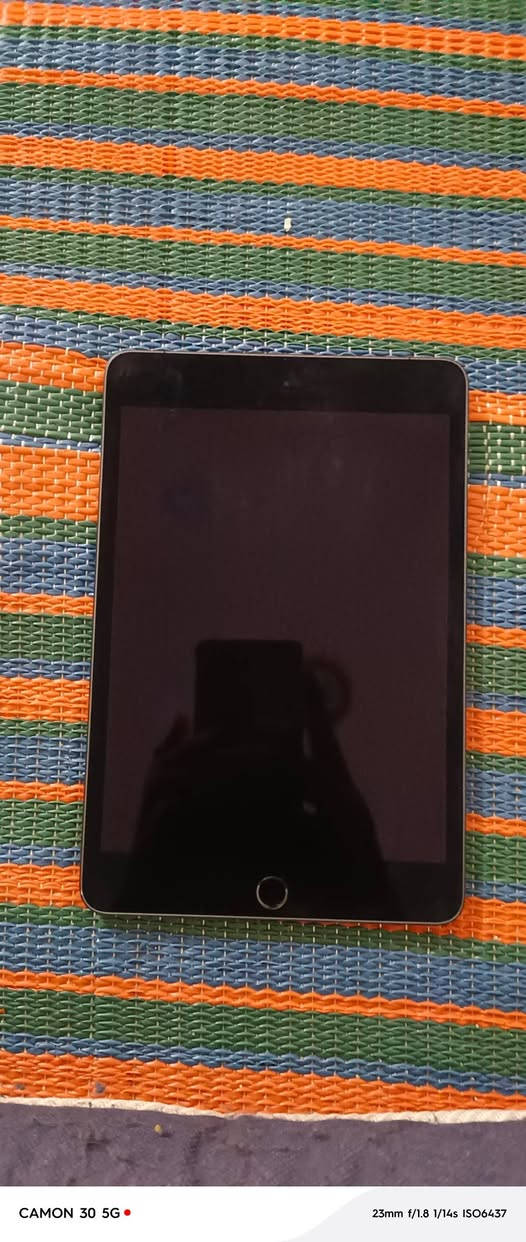 السلا وعليكم ايباد مني 5 نضافه 99 ٪؜ بطاريه 90 بوبجي 60 فريم بدون تقطيع بدون لاك ومتوفر توصيل اي ستفسار رقمي *********** سعره 350 وبي مجال 🤍
