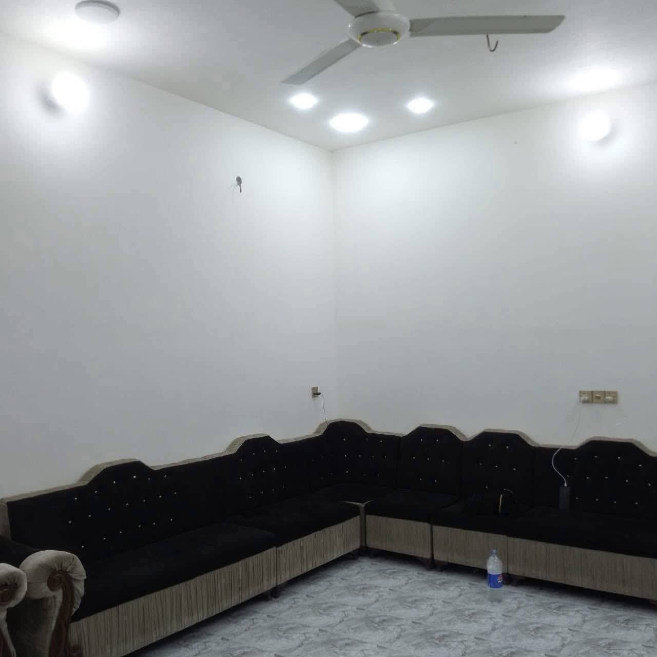 ‏بيت للإيجار في حي الجولان الثانية ‏200 متر طابقين يحتوي على أربع غرف نوم وصالة استقبال وكراج اجاره لبيت 450 وبي مجال
 *********** واتساب 
 *********** كورك@إشارة
