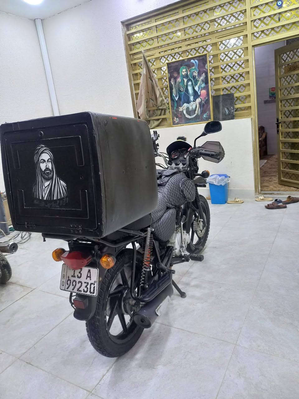 السلام عليكم
بوكسر ٢١ رقم وسنويه دراجه جديدة ما متعوبه 
مفتوحه بس مرة وحده فتحه وغراض كلهن مال شركه 
السعر( 2) مليونين وبيه مجال كلش قليل  
***********ما متوجد خاص
