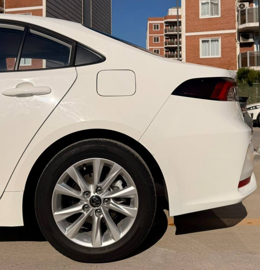 تويوتا كورولا موديل هايبرد 2025 ( خليجي )  HEV
بيها طخة صغيرة يم يدة الباب والباقي كفالة عامة 
سيارة نضيفه جدا ماشية 14 الف 

💎 ســعــر ✅ ::  الــرد تلقائي 📮

الطخة موضحة بالصورة 
مكان السيارة بغداد الحرية الدولعي 
رقم السيارة بغداد الدولي جديد

رقم صاحب سيارة ::::::- ***********
