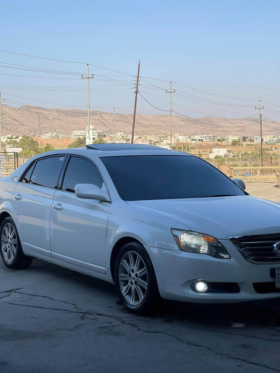 ئەڤەلۆن ٢٠٠٧ پێشو پشت کەپسە 
موسو براوەیە لێزەرە
لیمیتید 
سەیراکە زۆر خاوێنە زۆر پاکە
ربع مەسروفی تیدا نیە مالێ خۆمانە 
فول فولە پەردەیە
 بەسمەیە 
کوشن هیتەرە
سلایدە 
تایەو ویلی تازەیە
سعریشی ٧٣
***********
ئەگەر موشتەری نی سەرمان مەهێشینە كويسينجاك, أربيل
