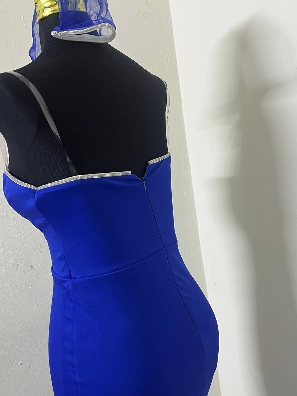 بنات عندي هذا فستان لبسته بس مرتين 
سعره قفل ب30 ويا كفوف هم قياسة 38 
بس الي ترديه تدخل خاص مكاني بغداد وزيريه ماعندي توصيل


**إذا كنت صاحب هذا الإعلان وتريد حذفه لأي سبب، رجاءا أرسل رسالة إلى الدعم الفني**