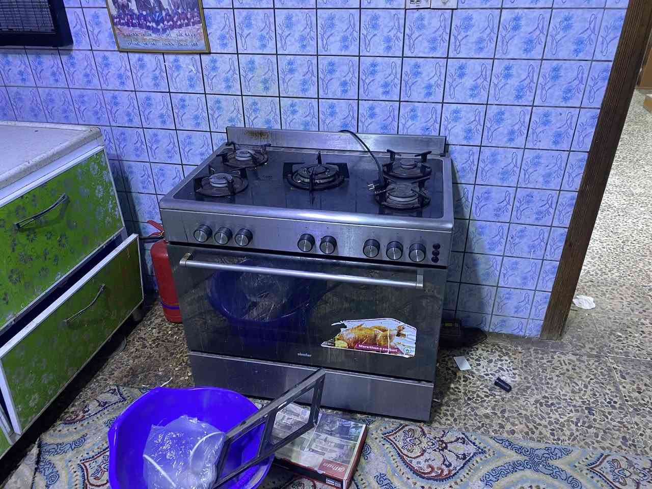 غراض لبيع مكان حله قرب مجسر ثوره ***********

