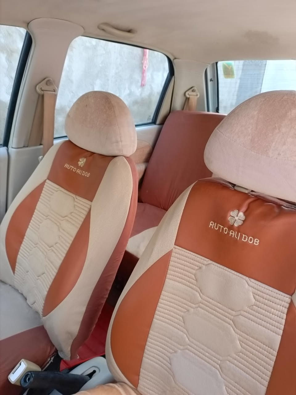 كيو كيو موديل 2013 جاهزه ،،اوتماتيك+عادي،،لون سلفري،،مكيه كير مكفولات گشر كلش نضيف دواخل با الكارتون،،،تايرات جدد،،باتري جديد،،،تدفئه،،،وتبريد،،،شاشه ،،،حداديه جديده،،،رقمها بغداد،،ومالكها نجف،،ومكانها نجف،،كوفه،،،سياره،،نضيفه وحلوه ،،للاستفسار،،،***********،،،،،،السعر 30وبيها مجال
